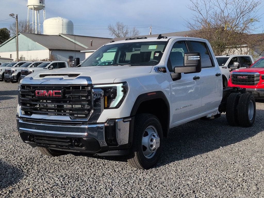 2026 GMC Sierra 3500 Chassis Cab Pro - Photo 7