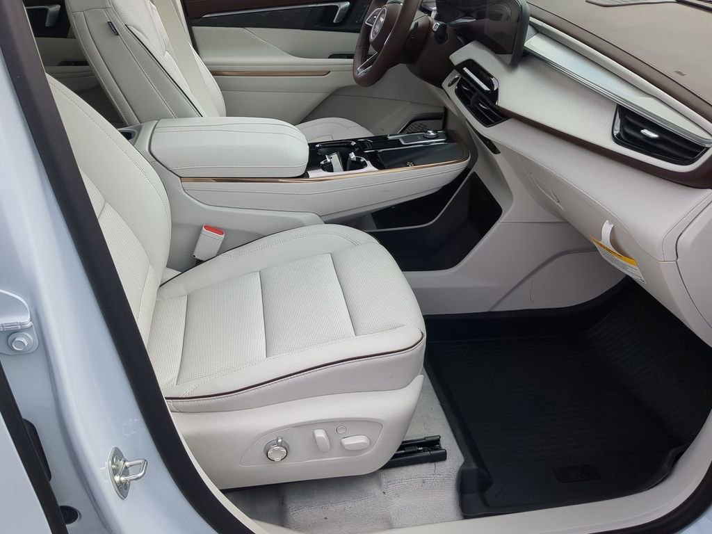 2026 Buick Enclave Avenir - Photo 28
