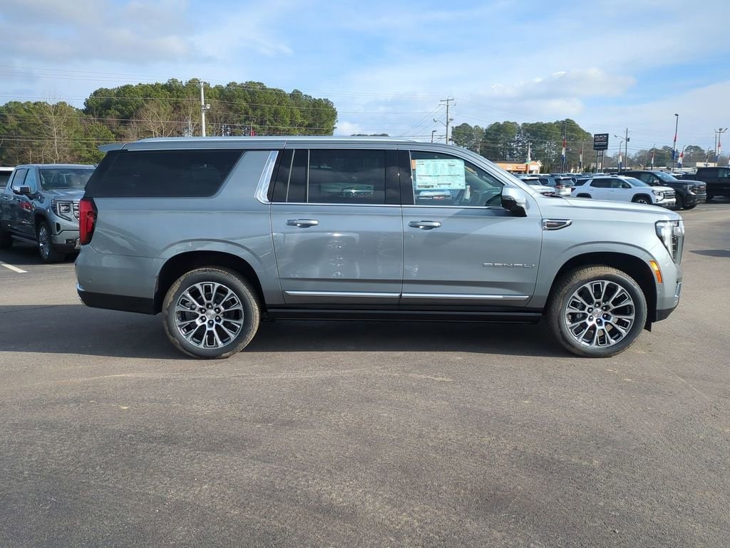 New 2026 GMC Yukon XL Denali SUV — photo 2 of 4