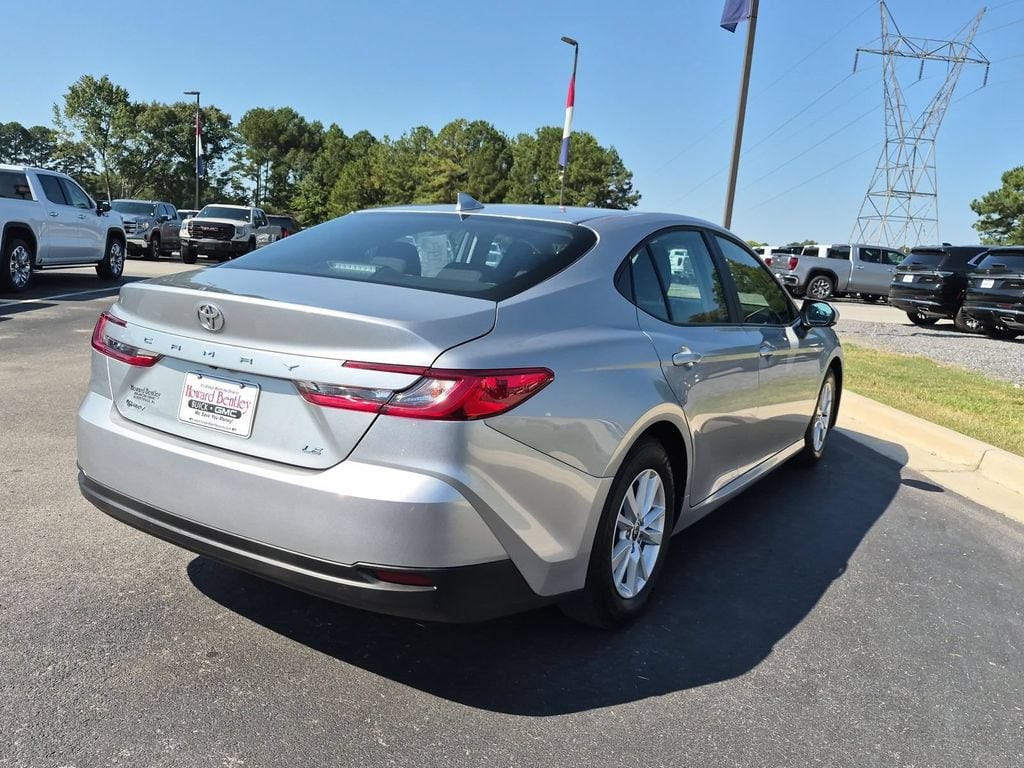 Used 2025 Toyota Camry LE Used 2025 Toyota Camry LE — photo 4 of 4