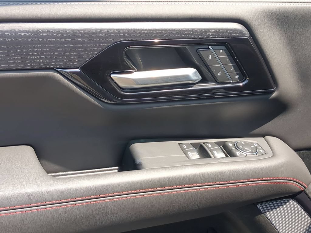 2026 GMC Yukon AT4 Ultimate - Photo 23