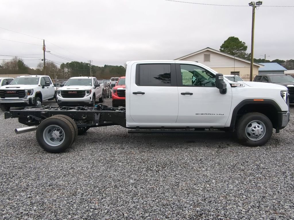 New 2026 GMC Sierra 3500 HD Chassis Cab Pro Truck New 2026 GMC Sierra 3500 HD Chassis Cab Pro Truck — photo 2 of 4