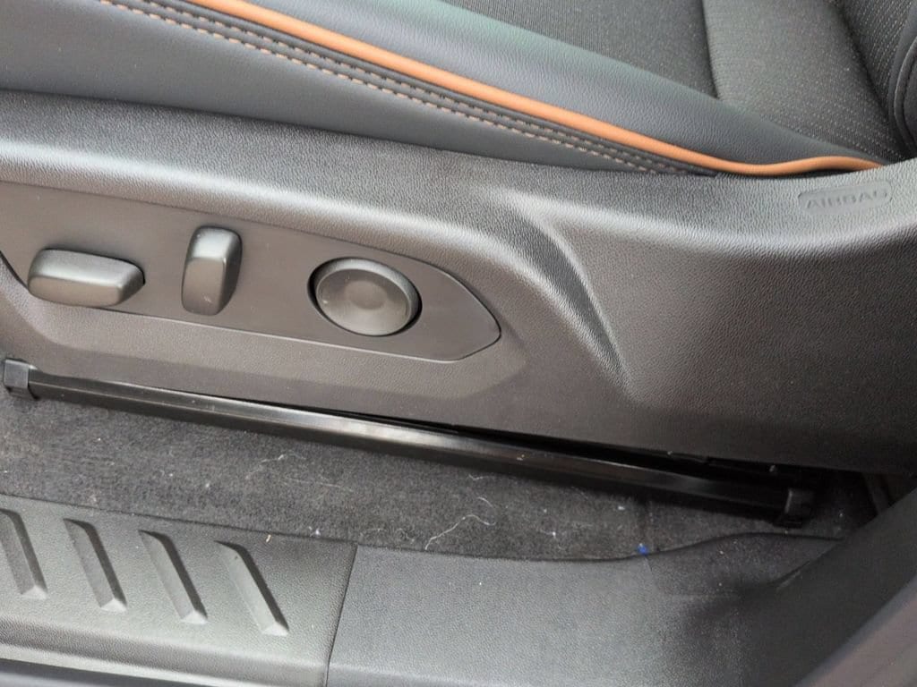 New 2026 GMC Canyon AT4 Truck — photo 3 of 4
