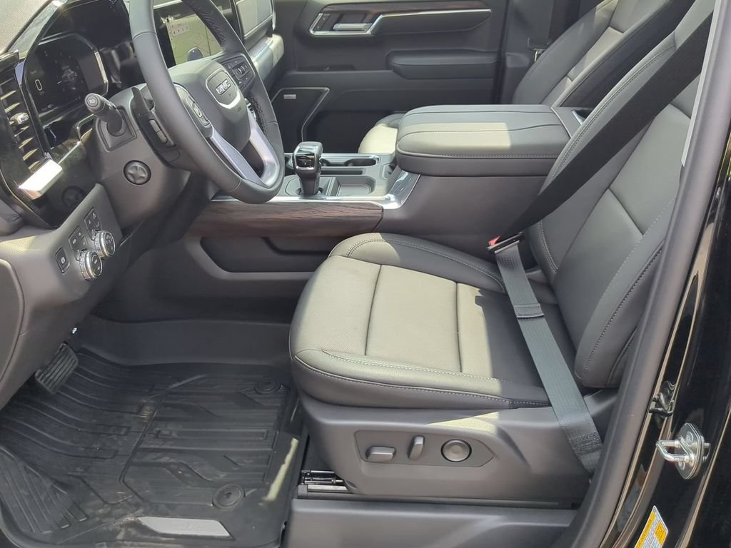 2026 GMC Sierra 1500 SLT - Photo 18