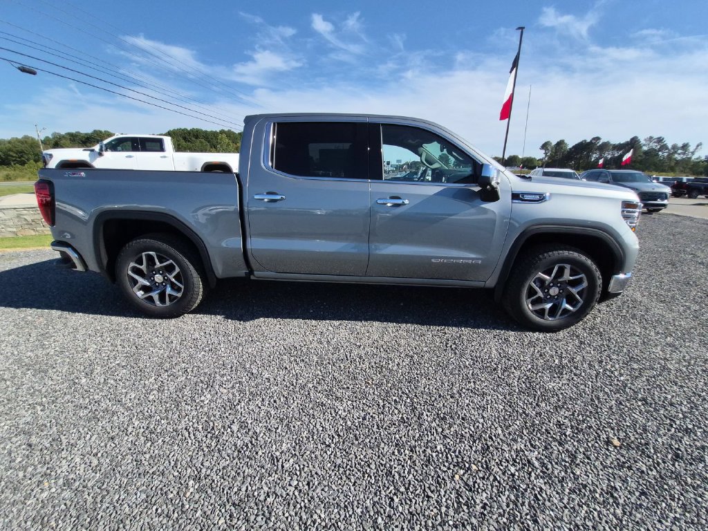 New 2026 GMC Sierra 1500 SLT Truck — photo 2 of 4