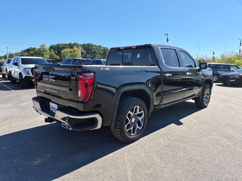 New 2026 GMC Sierra 1500 SLT Truck — photo 3 of 4