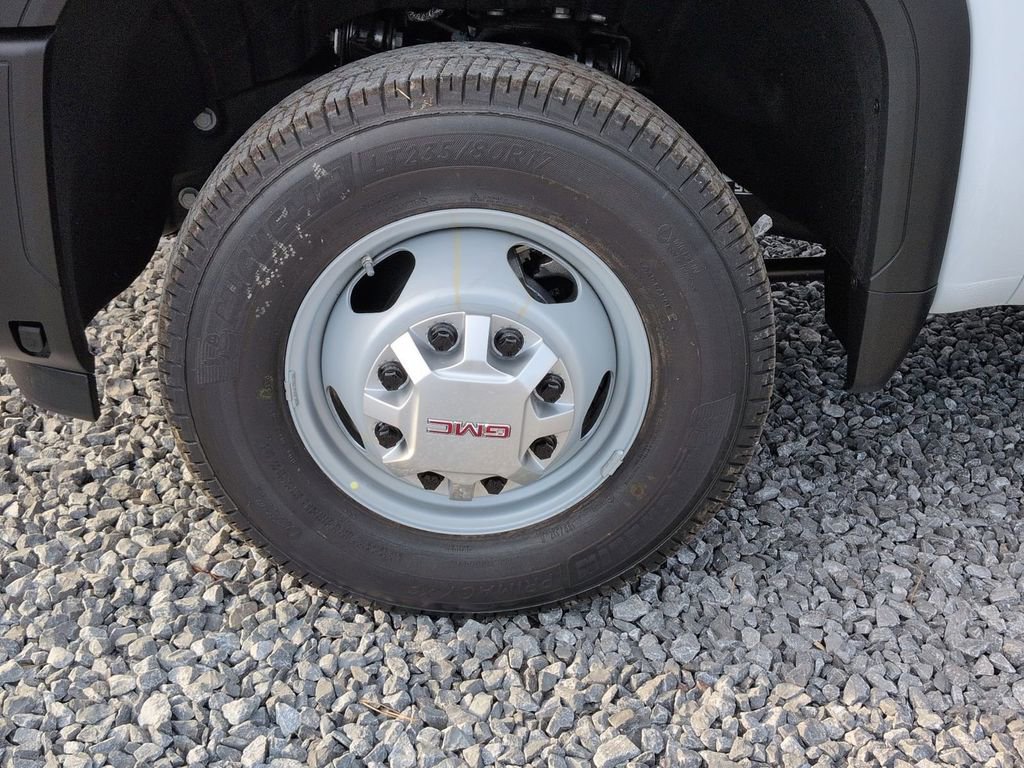 2026 GMC Sierra 3500 Chassis Cab Pro - Photo 29