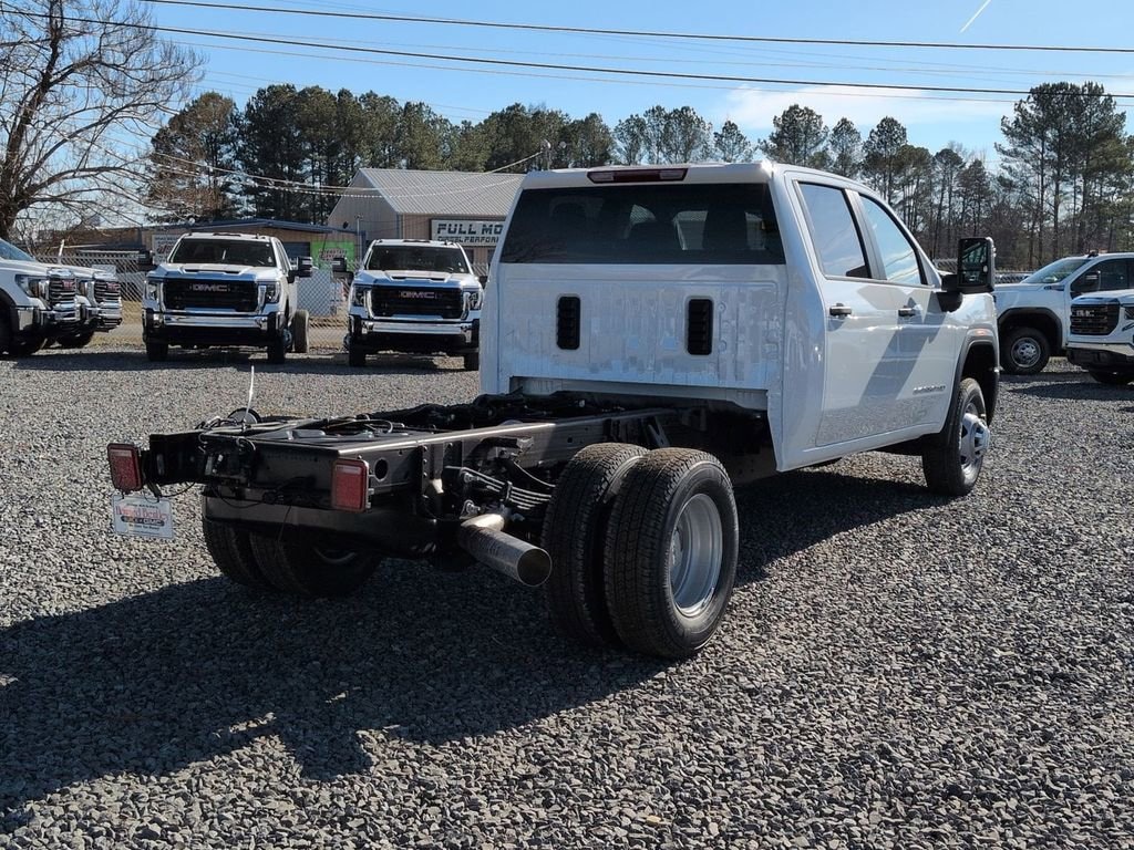 New 2026 GMC Sierra 3500 HD Chassis Cab Pro Truck — photo 3 of 4
