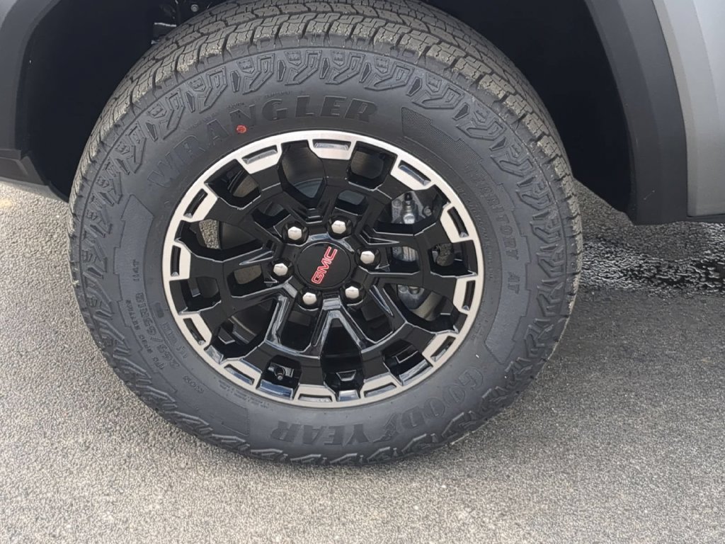 2026 GMC Canyon AT4 - Photo 30