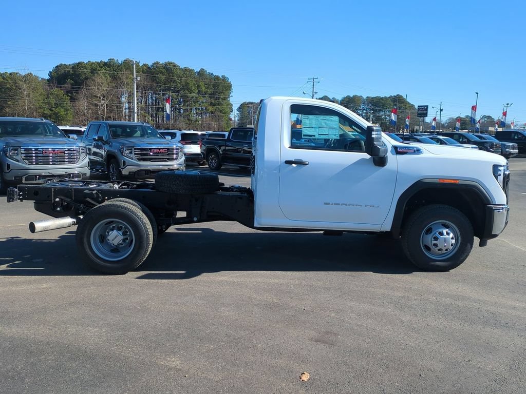 New 2026 GMC Sierra 3500 HD Chassis Cab Pro Truck — photo 2 of 4