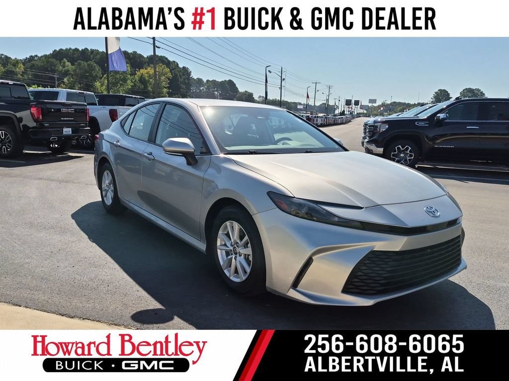 Used 2025 Toyota Camry LE Used 2025 Toyota Camry LE — photo 1 of 4