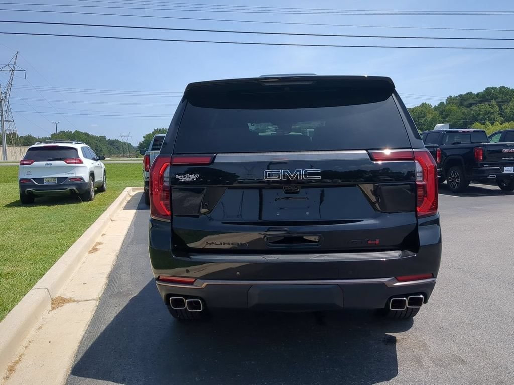 2026 GMC Yukon AT4 Ultimate - Photo 4