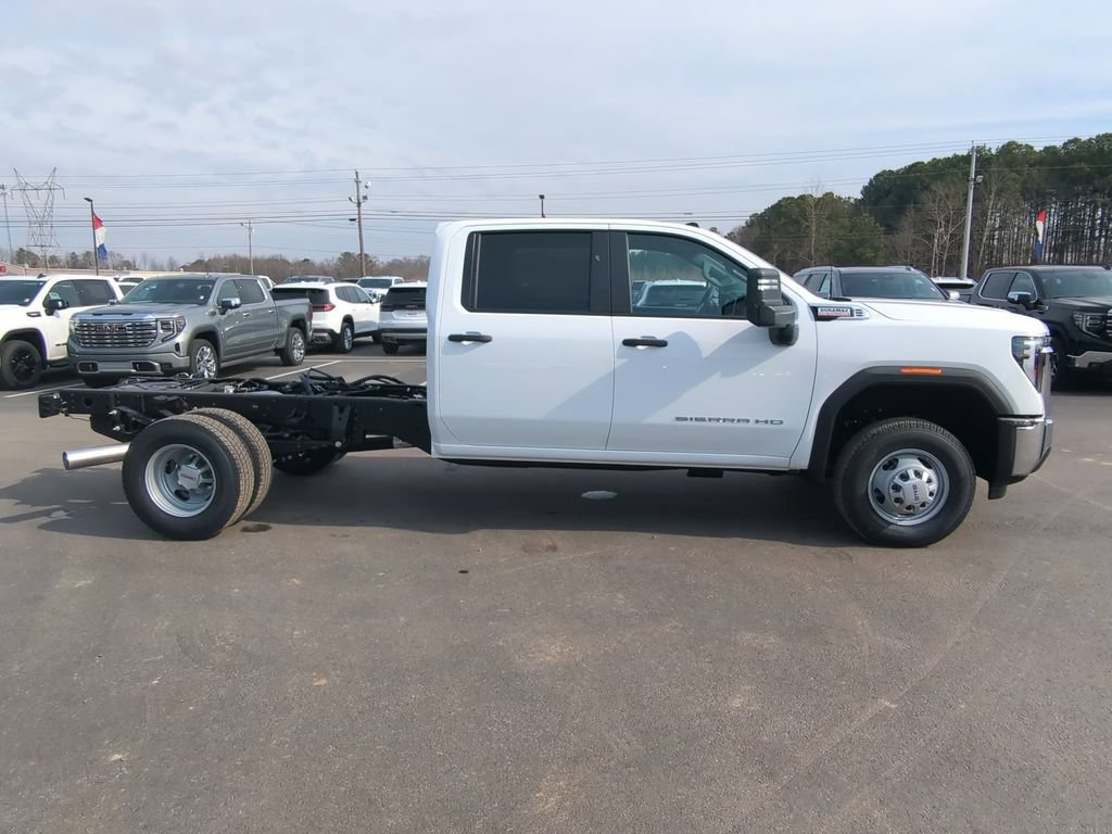 New 2026 GMC Sierra 3500 HD Chassis Cab Pro Truck — photo 2 of 4