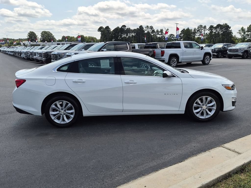 Used 2025 Chevrolet Malibu 1LT Car Used 2025 Chevrolet Malibu 1LT Car — photo 2 of 4