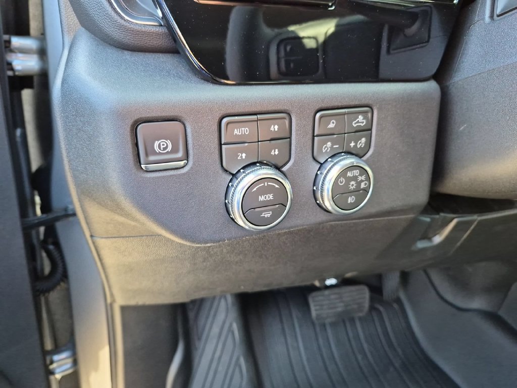 2026 GMC Sierra 1500 SLT - Photo 17