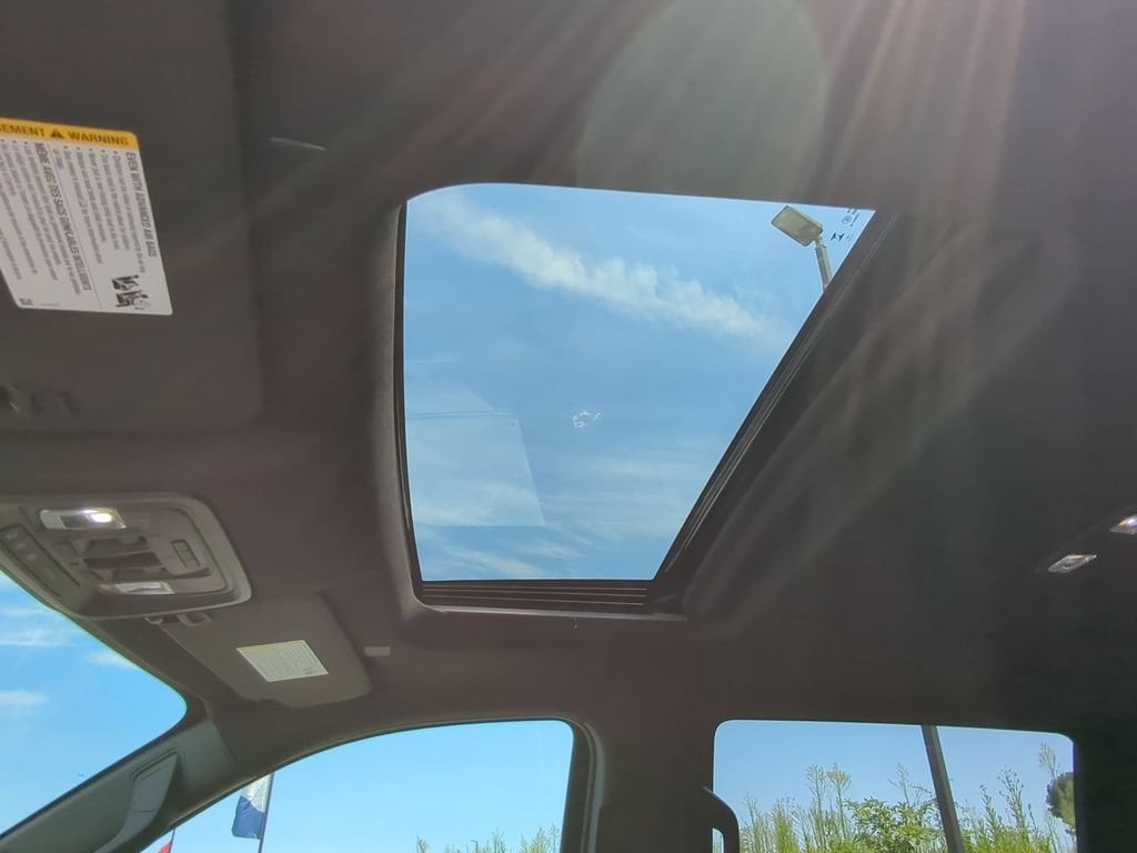 2026 GMC Sierra 1500 SLT - Photo 18
