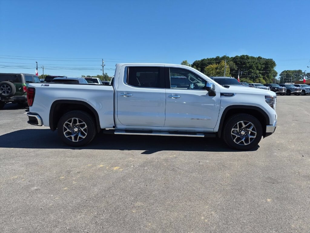 New 2026 GMC Sierra 1500 SLT Truck — photo 2 of 4