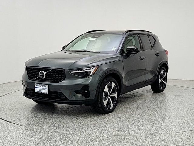 2026 Volvo XC40