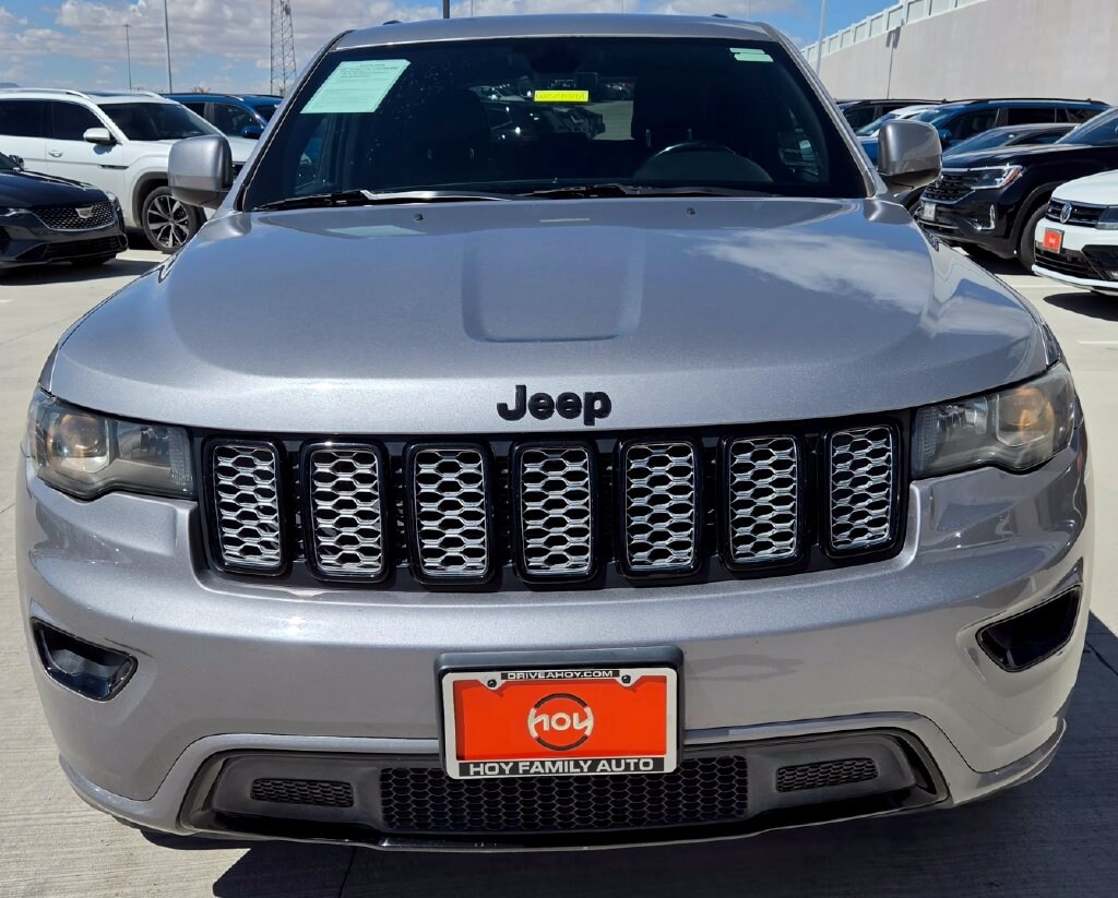 Used 2019 Jeep Grand Cherokee Laredo SUV