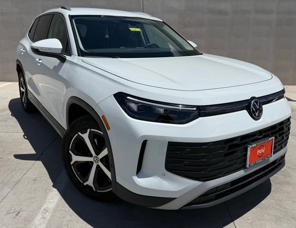 Certified 2025 Volkswagen Tiguan 2.0T SE SUV