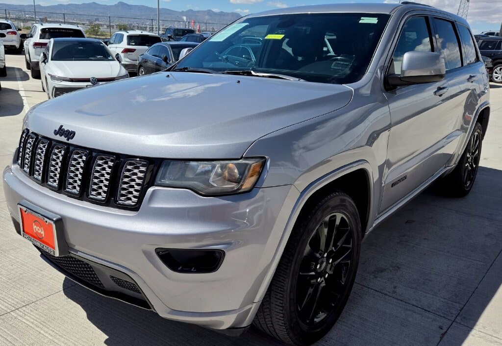 Used 2019 Jeep Grand Cherokee Laredo SUV