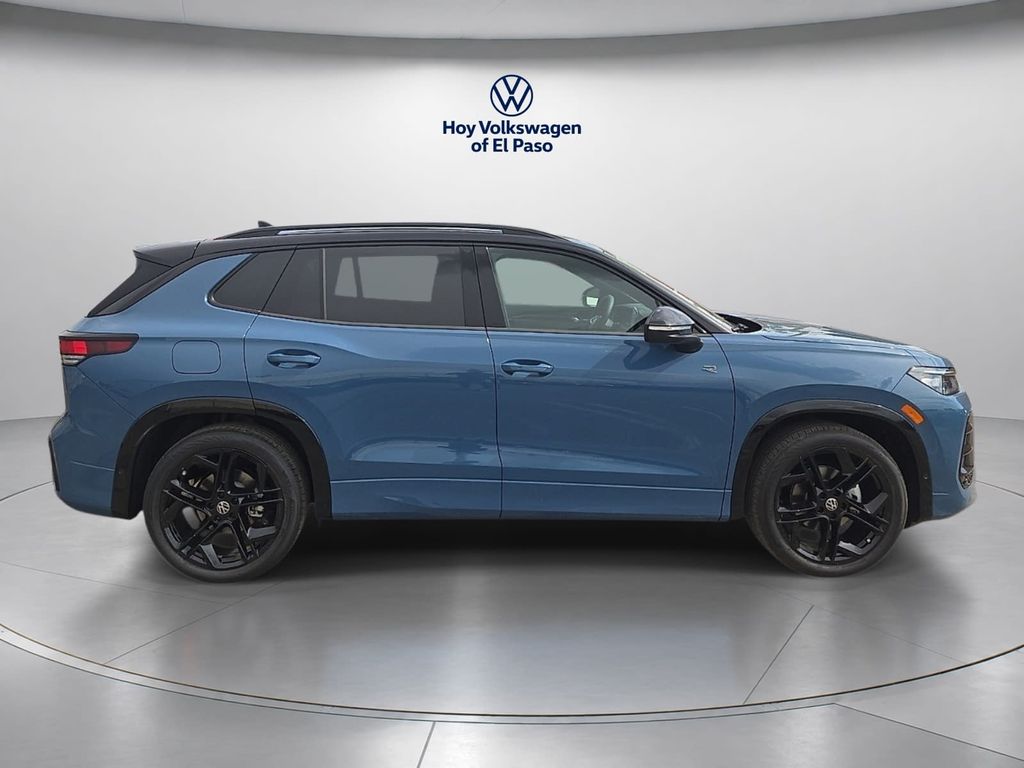 New 2026 Volkswagen Tiguan SE R-Line Black SUV