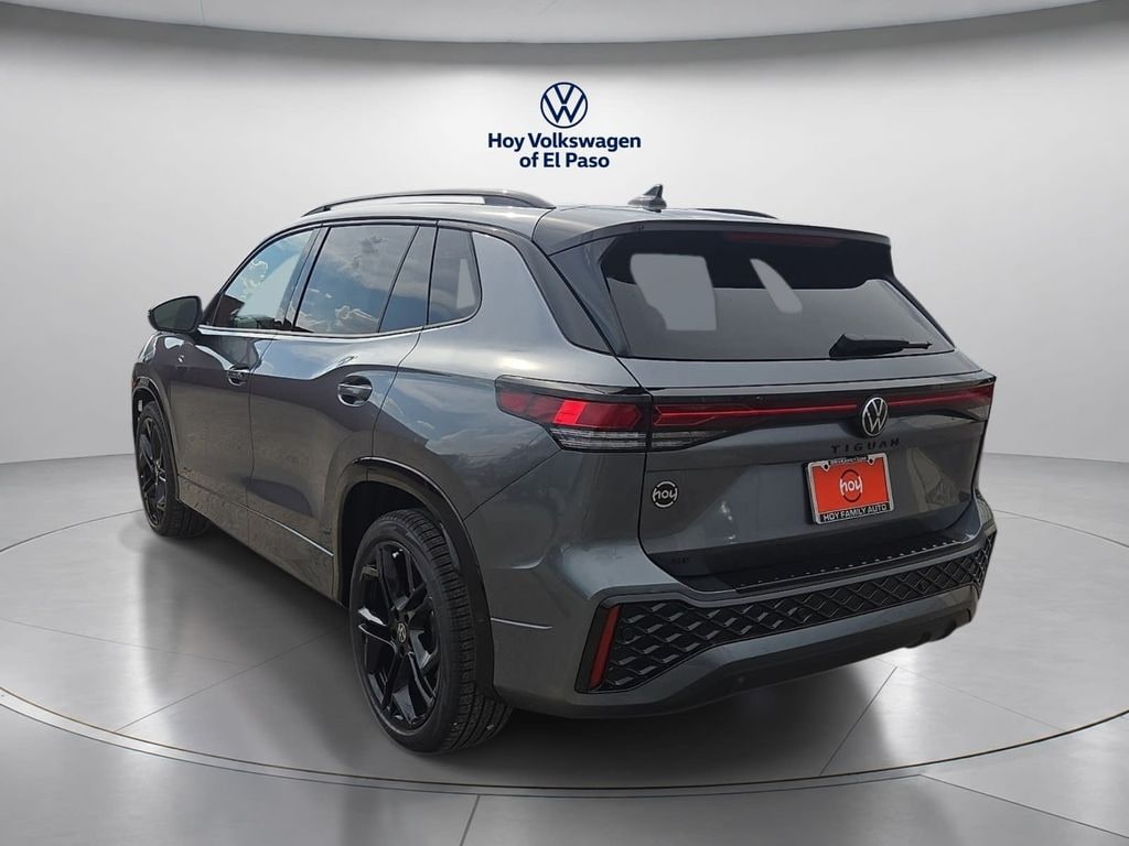 New 2026 Volkswagen Tiguan SE R-Line Black SUV