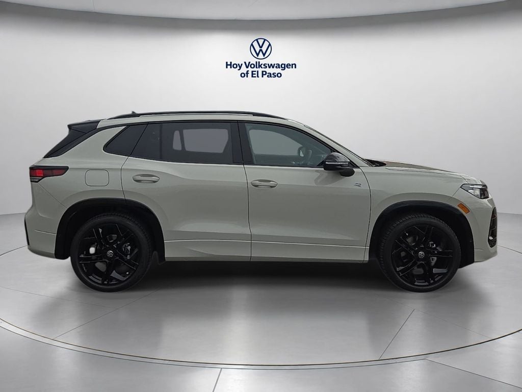 New 2026 Volkswagen Tiguan SE R-Line Black SUV