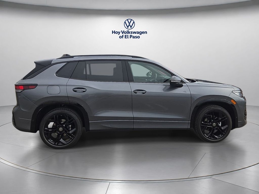 New 2026 Volkswagen Tiguan SE R-Line Black SUV