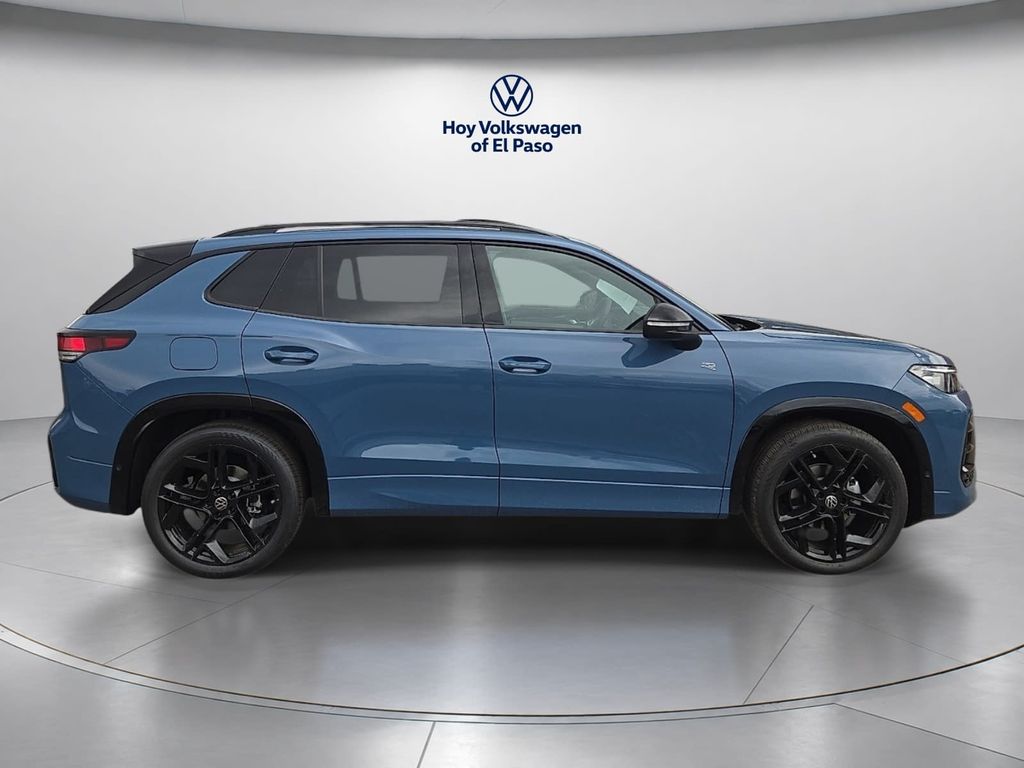 New 2026 Volkswagen Tiguan SE R-Line Black SUV