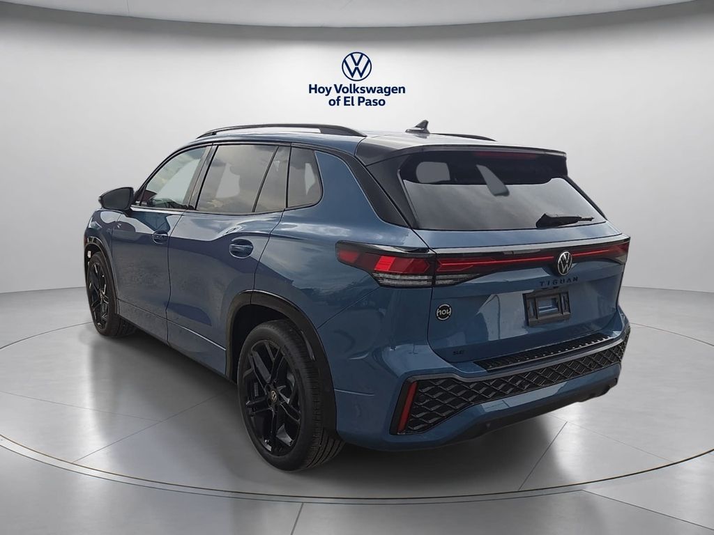 New 2026 Volkswagen Tiguan SE R-Line Black SUV