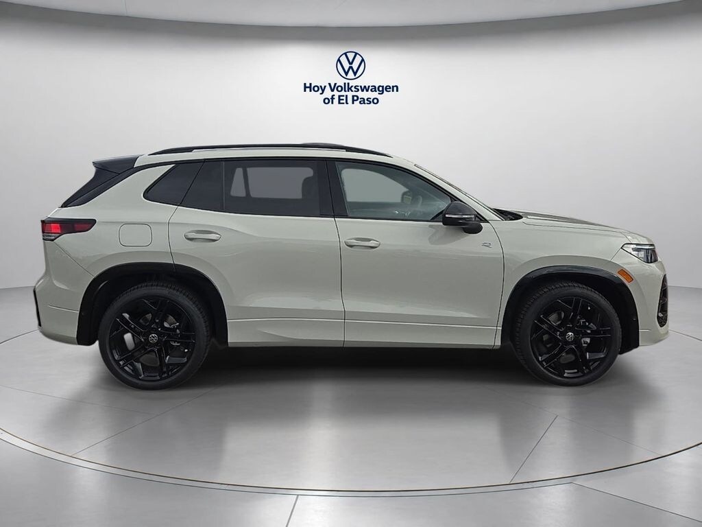 New 2026 Volkswagen Tiguan SE R-Line Black SUV