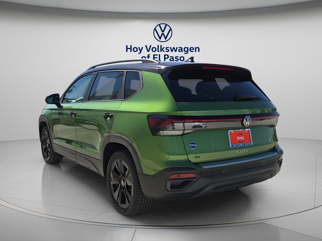 New 2026 Volkswagen Taos 1.5T SE Black SUV