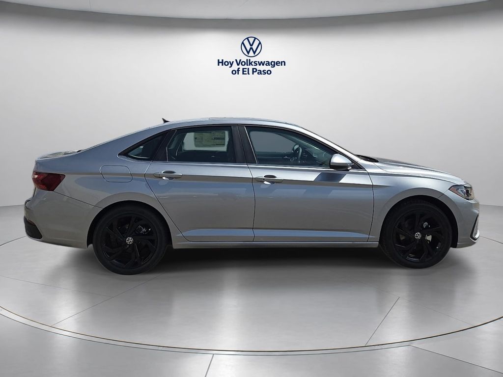 New 2026 Volkswagen Jetta 1.5T SE Sedan