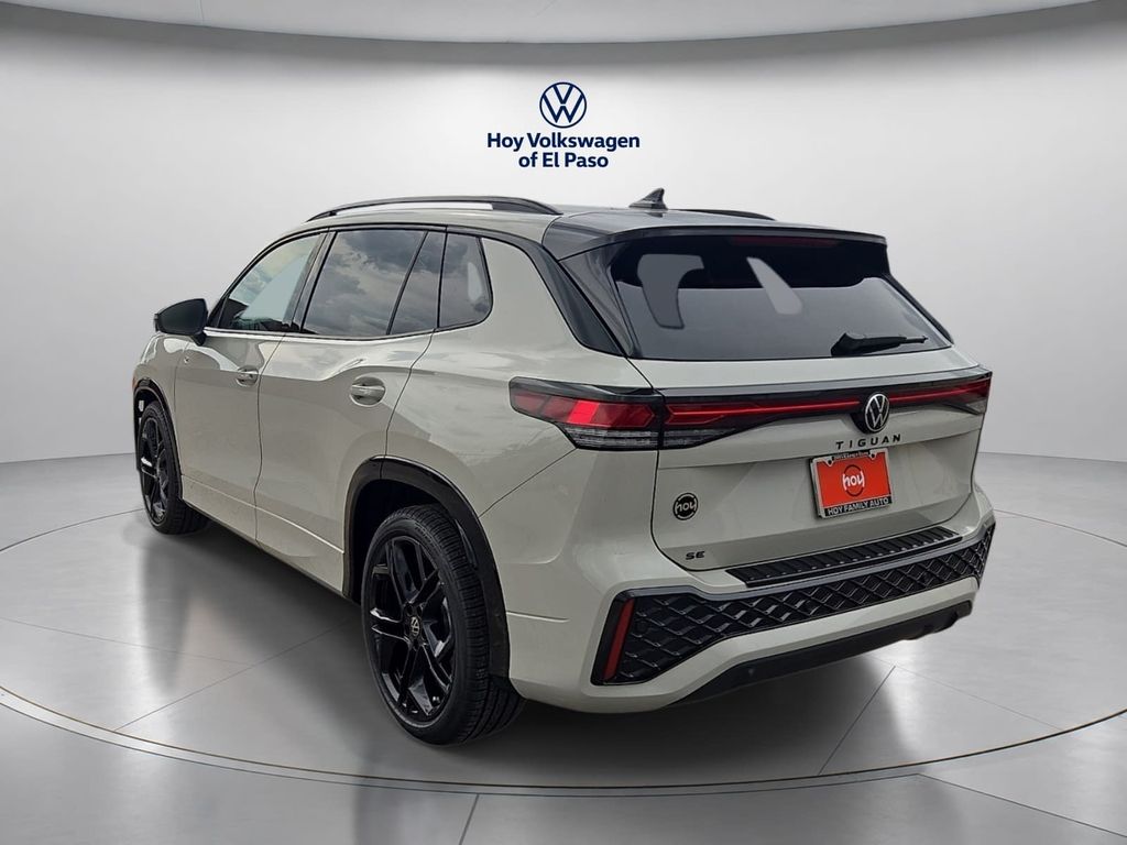 New 2026 Volkswagen Tiguan SE R-Line Black SUV