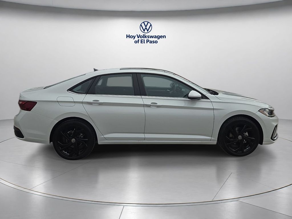 New 2026 Volkswagen Jetta 1.5T SE Sedan