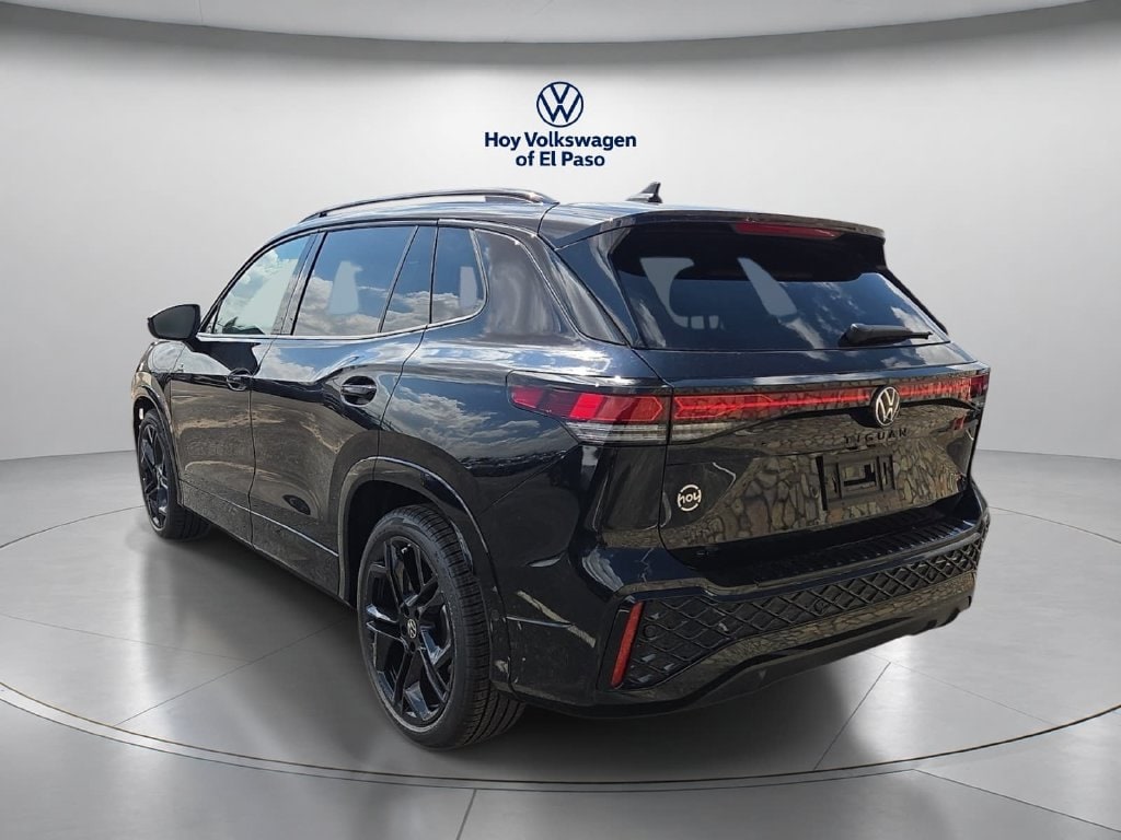 New 2026 Volkswagen Tiguan SE R-Line Black SUV