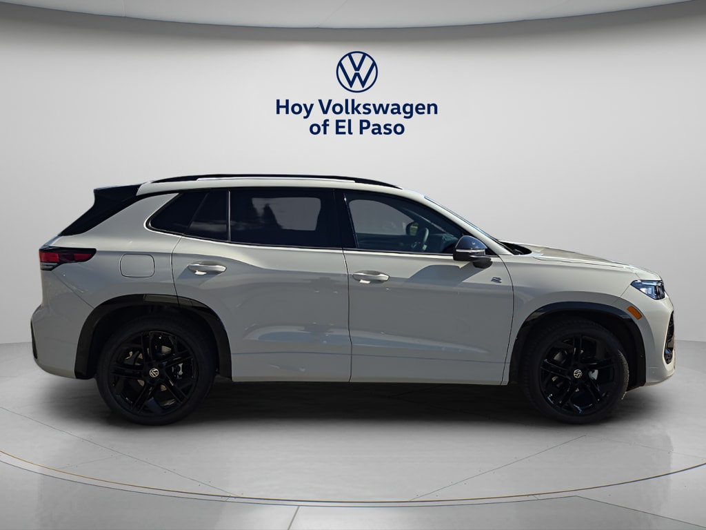New 2026 Volkswagen Tiguan SE R-Line Black SUV