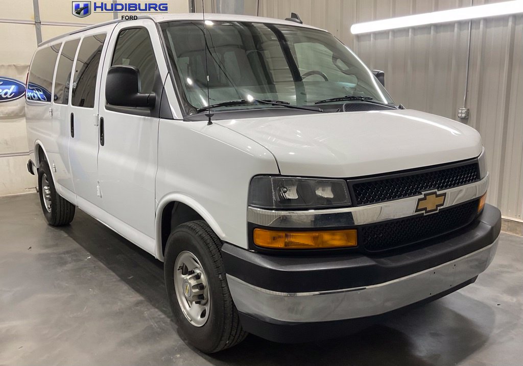 2025 Chevrolet Express Passenger LT