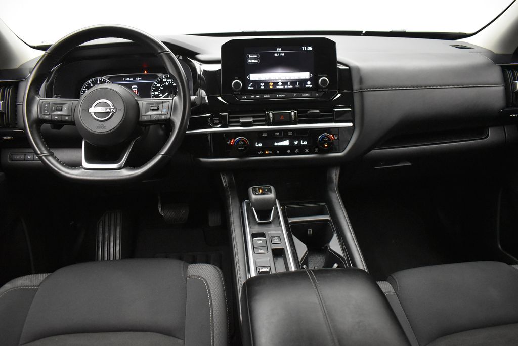 2025 Nissan Pathfinder SV - Photo 24
