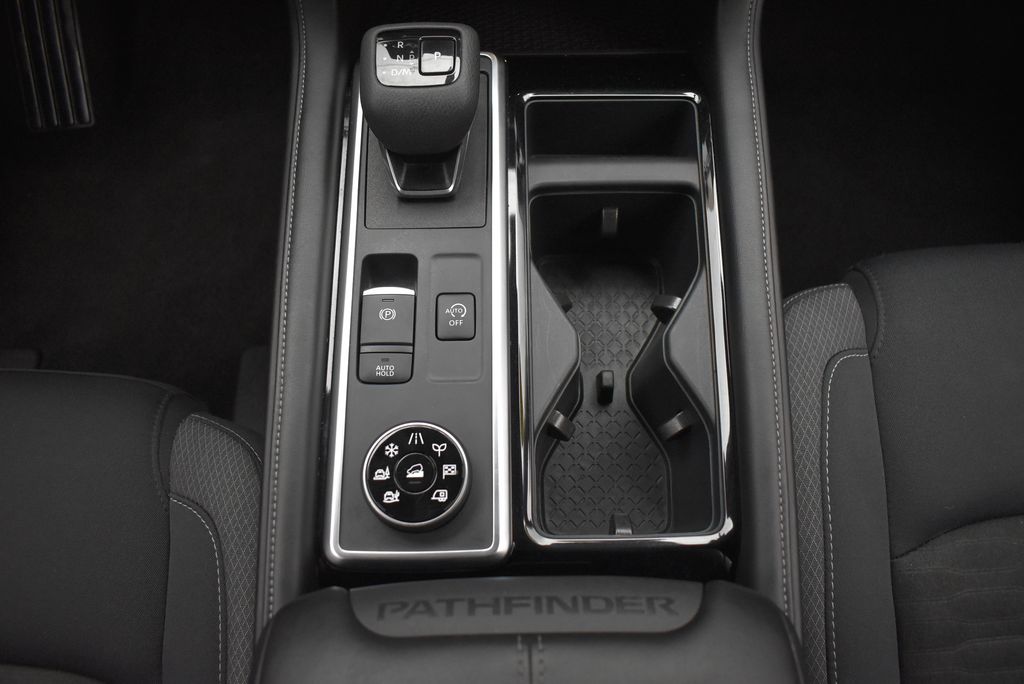 2025 Nissan Pathfinder SV - Photo 26