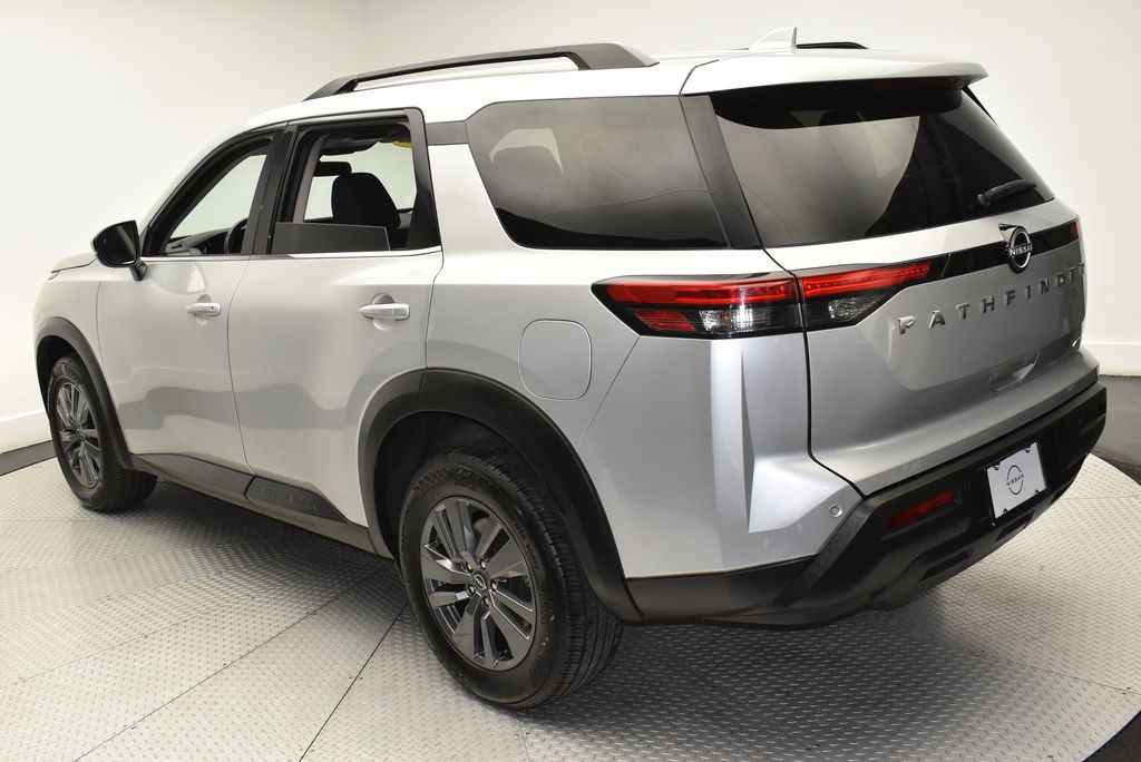 2025 Nissan Pathfinder SV - Photo 7