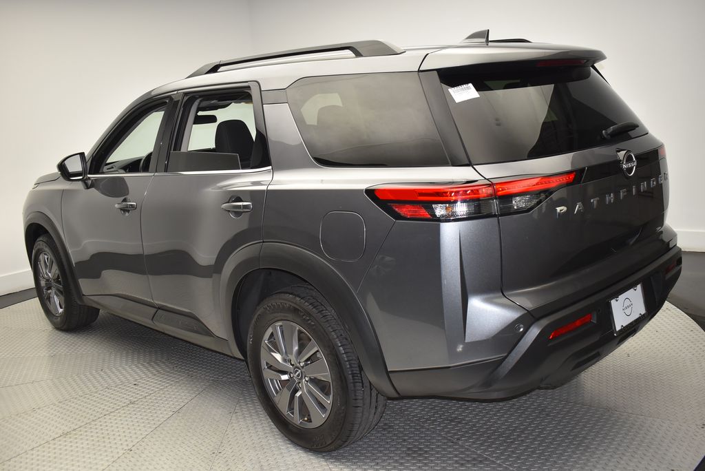 2025 Nissan Pathfinder SV - Photo 7
