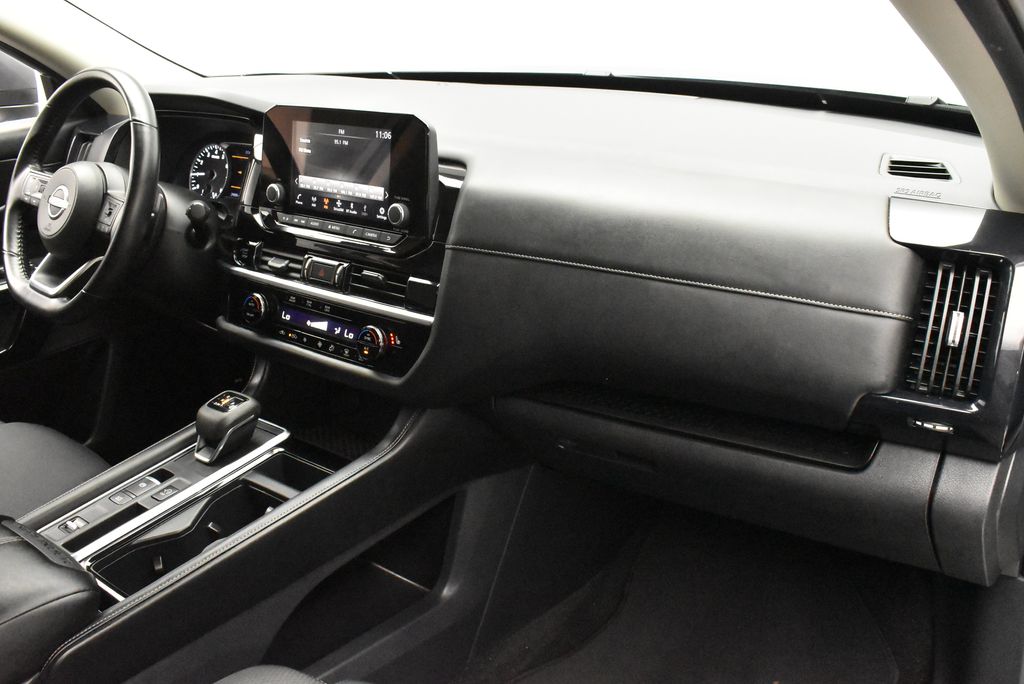2025 Nissan Pathfinder SV - Photo 23