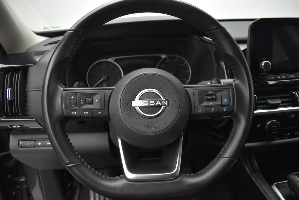 2025 Nissan Pathfinder SV - Photo 15