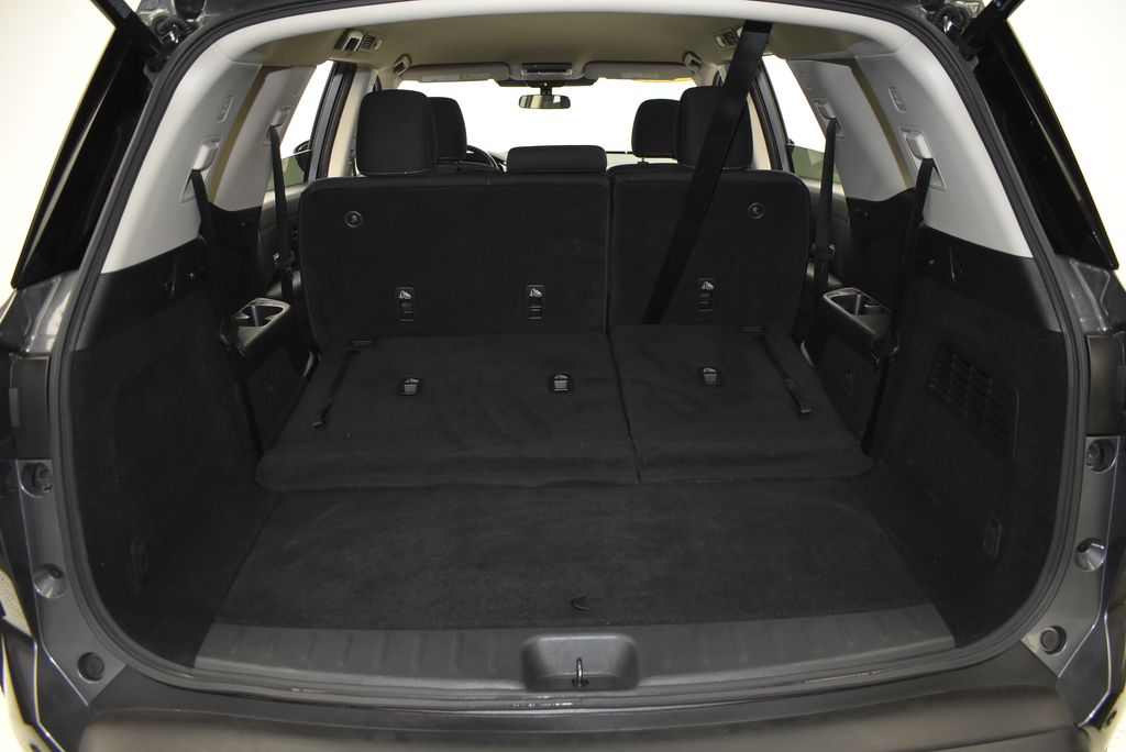 2025 Nissan Pathfinder SV - Photo 37