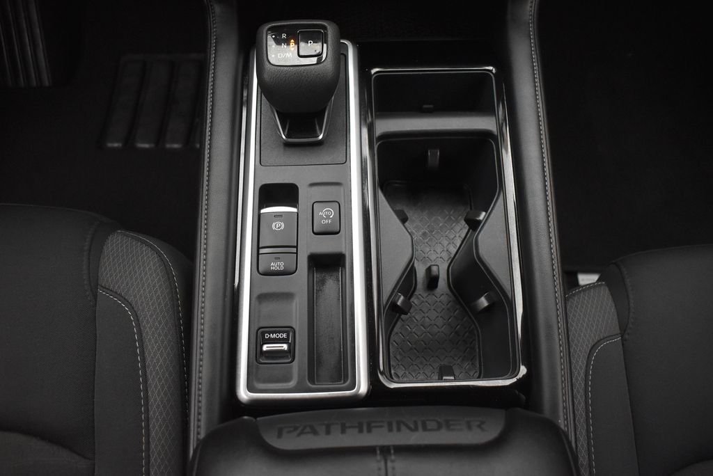 2025 Nissan Pathfinder SV - Photo 25