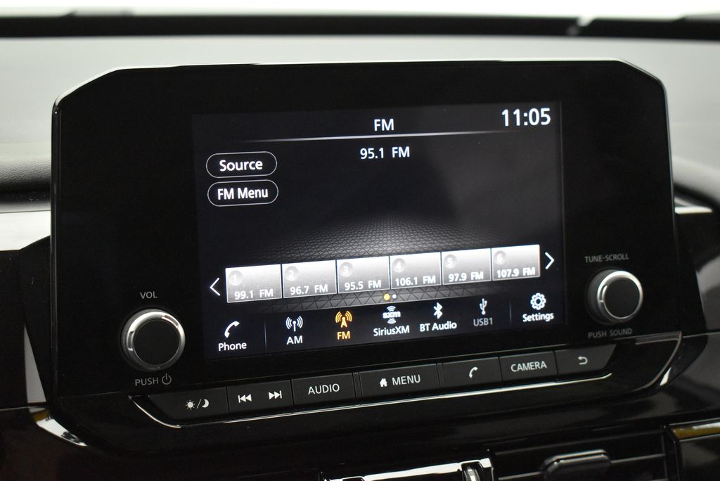 2025 Nissan Pathfinder SV - Photo 17