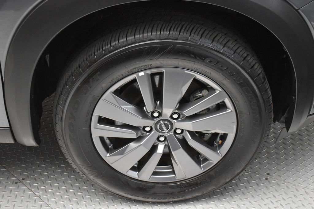 2025 Nissan Pathfinder SV - Photo 34