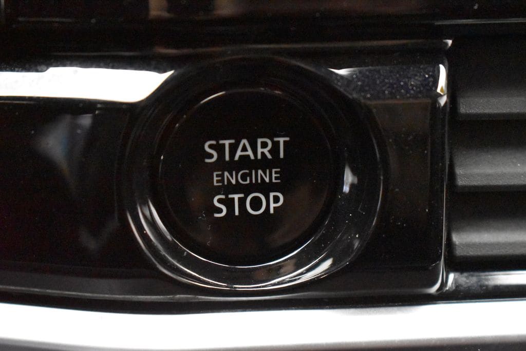 2025 Nissan Pathfinder SV - Photo 17